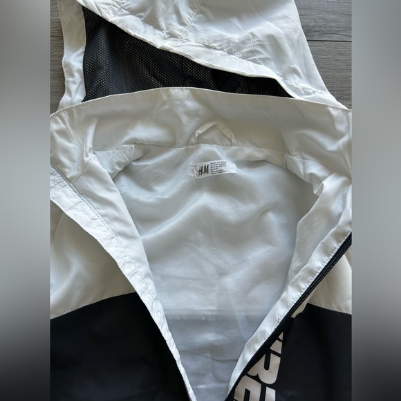 H&M Light Jacket Wind Breaker, size: Boy 12/14 - Picture 2 of 4